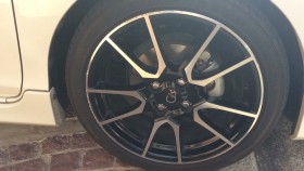 タイヤホイール前