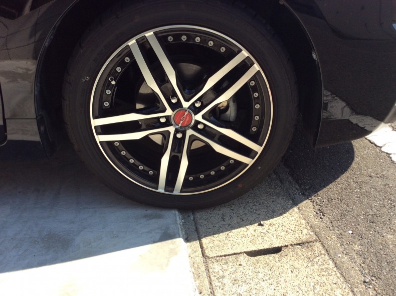 タイヤホイール前