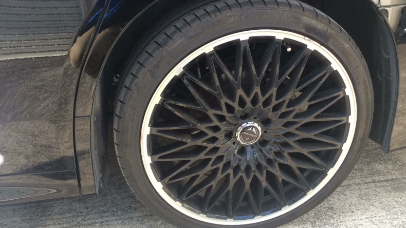 タイヤホイール前