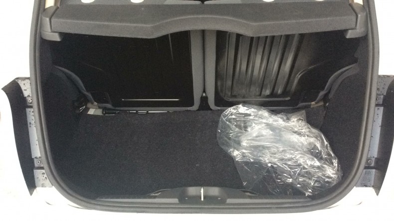 内装トランク