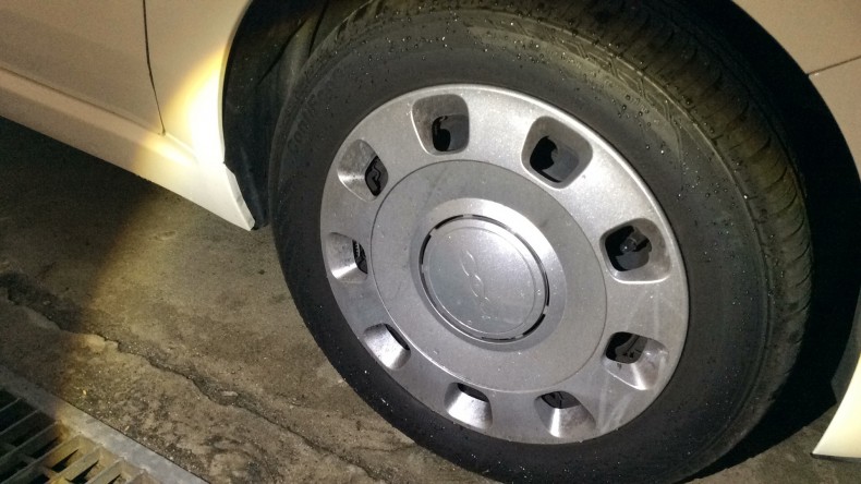 タイヤホイール前