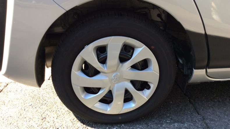 タイヤホイール前