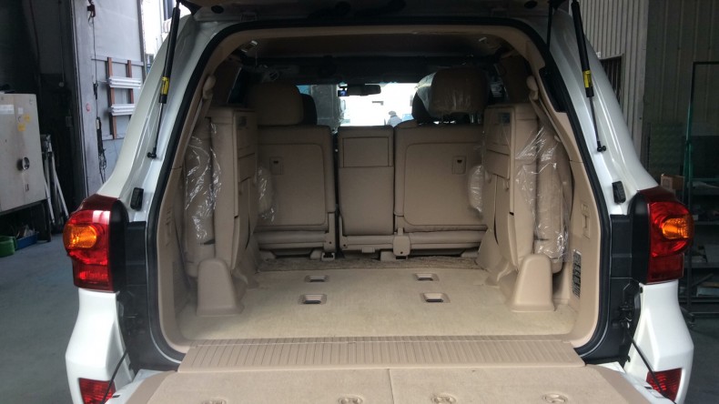 内装トランク