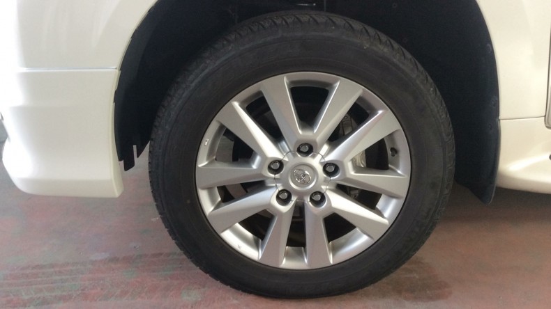 タイヤホイール前