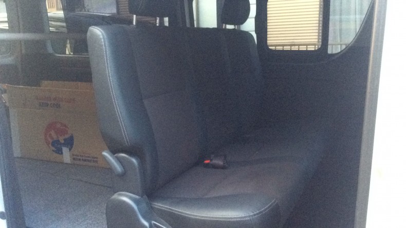 内装後方シート