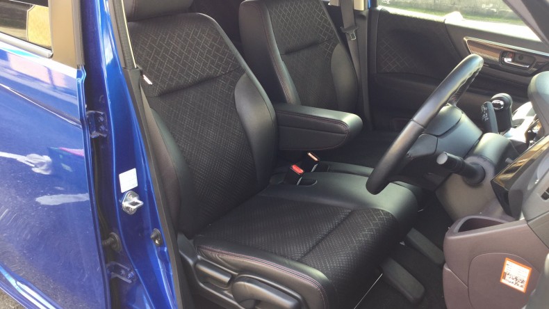 内装前方シート