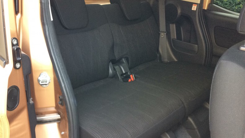 内装後方シート