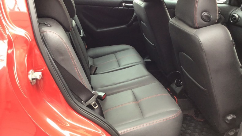 内装後方シート