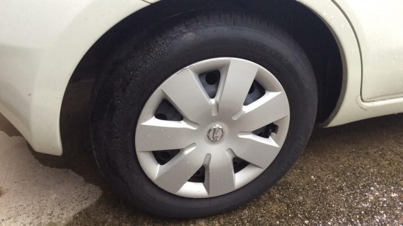 タイヤホイール前