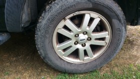 タイヤホイール前