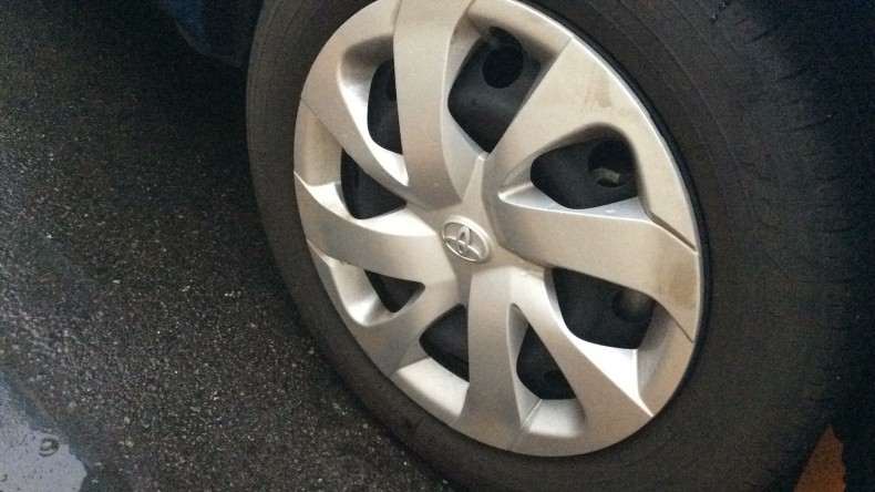 タイヤホイール前