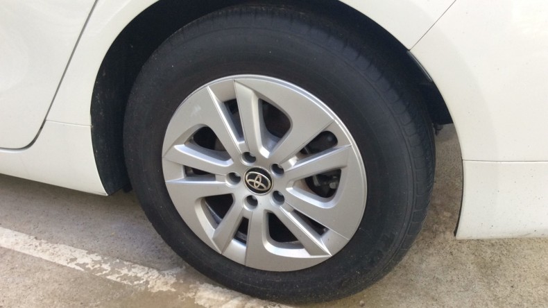 タイヤホイール前