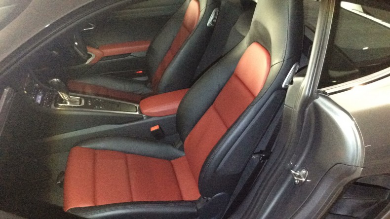 内装後方シート