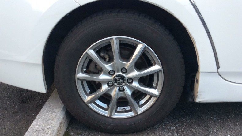 タイヤホイール前