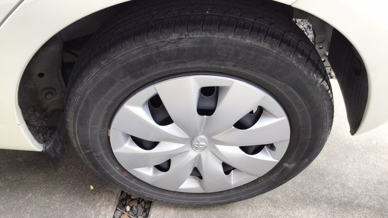 タイヤホイール前