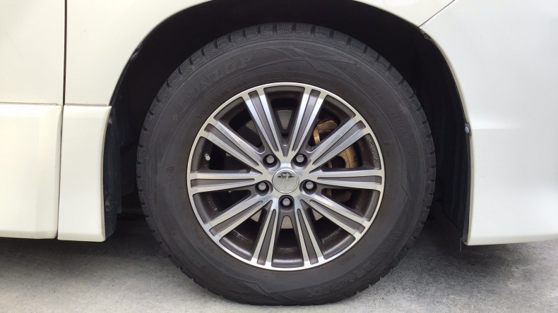 タイヤホイール前