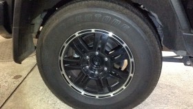 タイヤホイール前