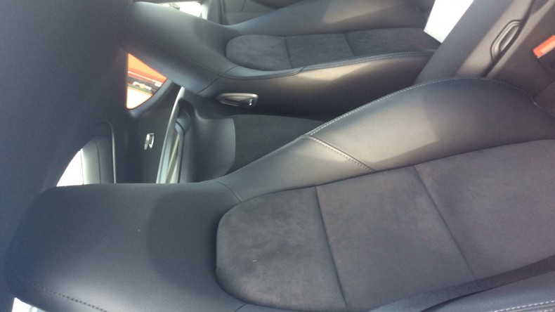 内装後方シート