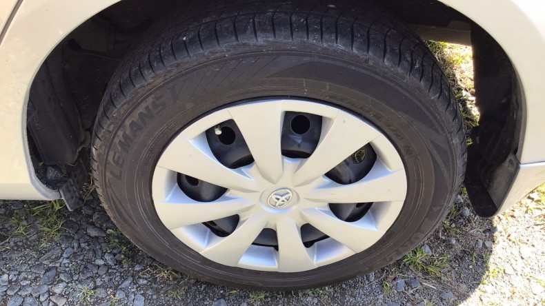 タイヤホイール前