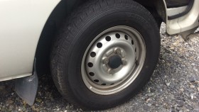 タイヤホイール前