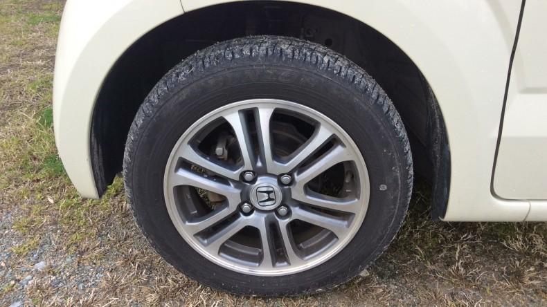 タイヤホイール前