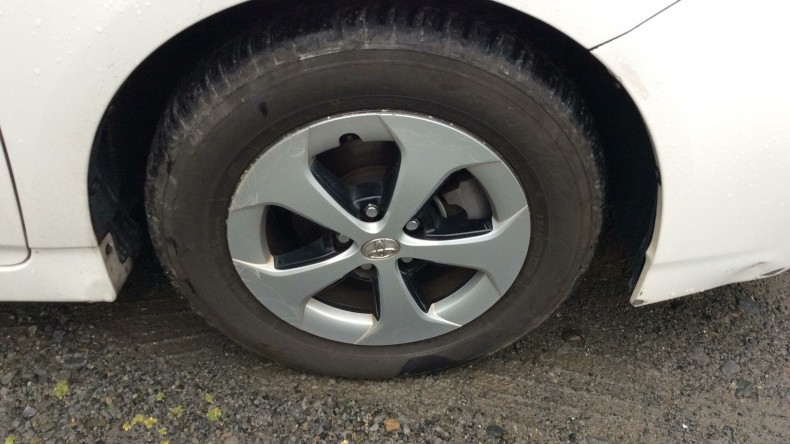 タイヤホイール前