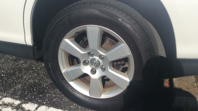 タイヤホイール前