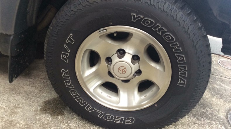 タイヤホイール前