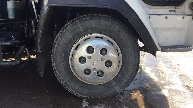 タイヤホイール前