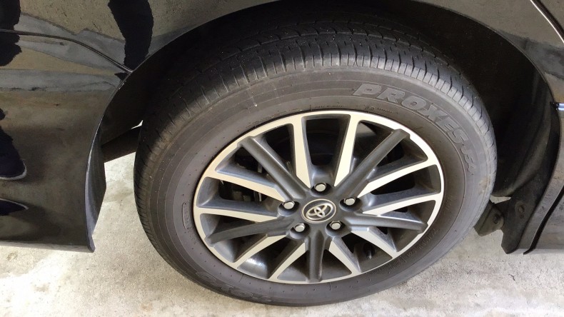 タイヤホイール前