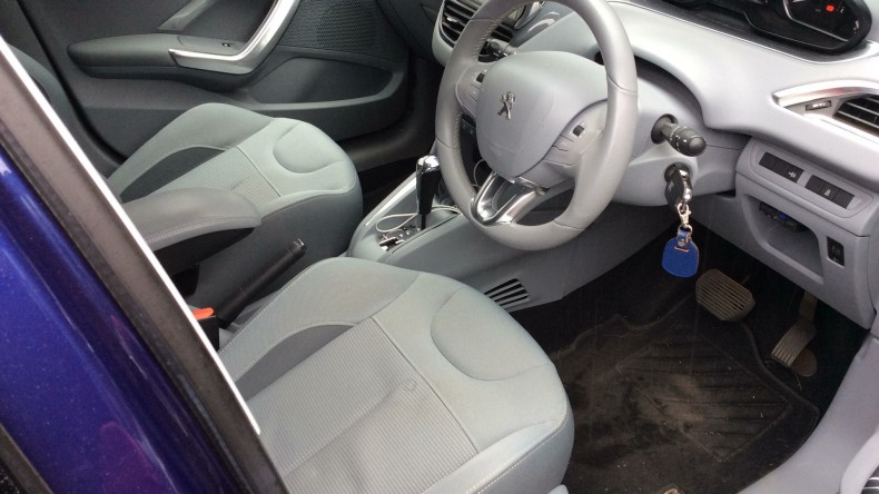 内装前方シート