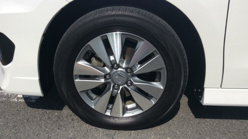 タイヤホイール前