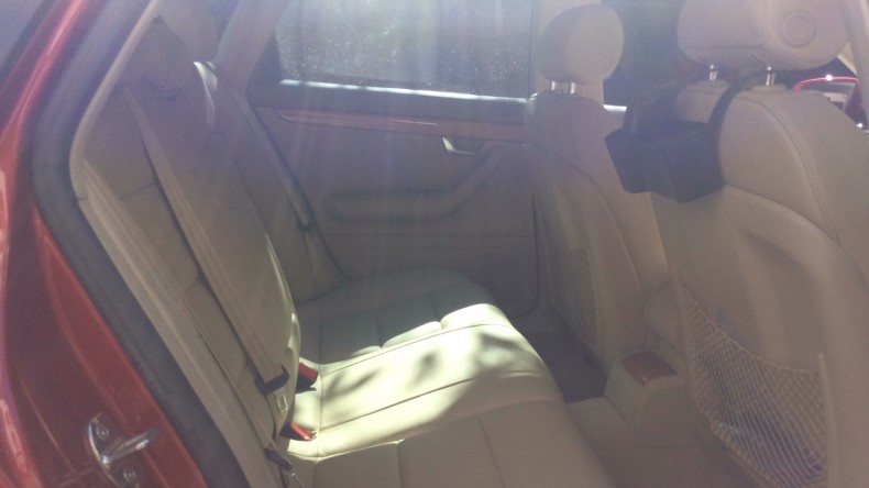 内装後方シート