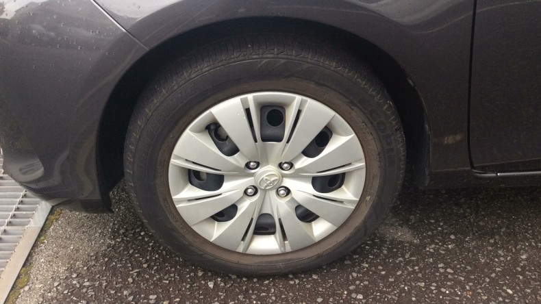 タイヤホイール前