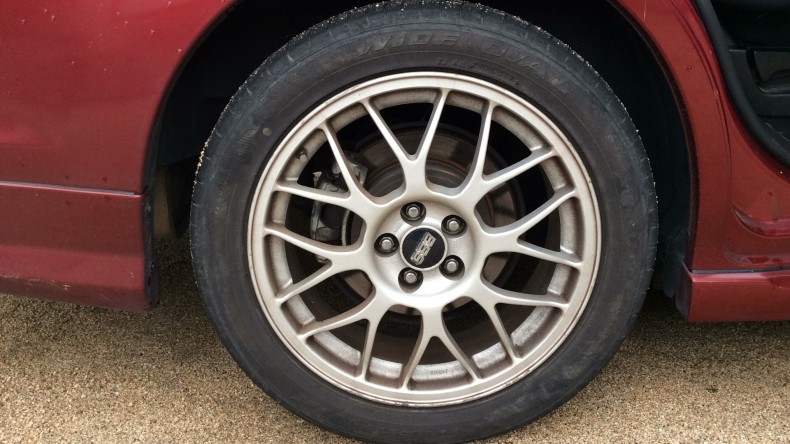 タイヤホイール前