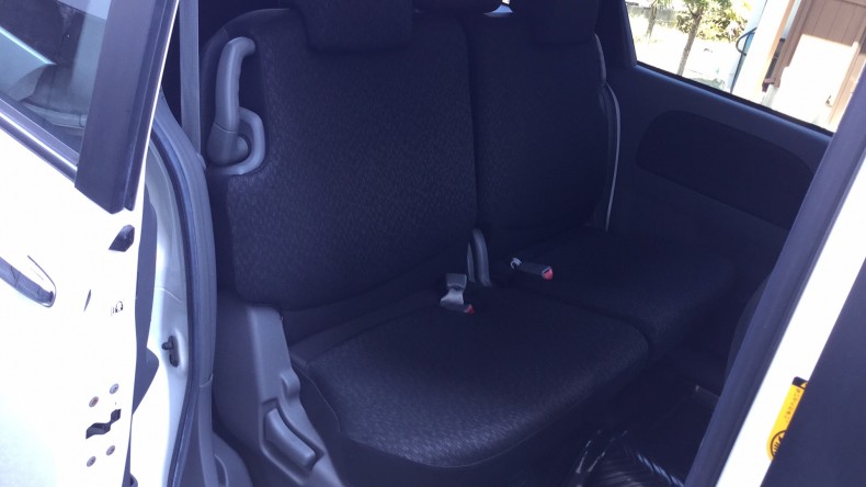 内装後方シート