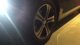 タイヤホイール前