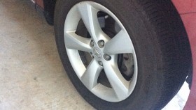 タイヤホイール前