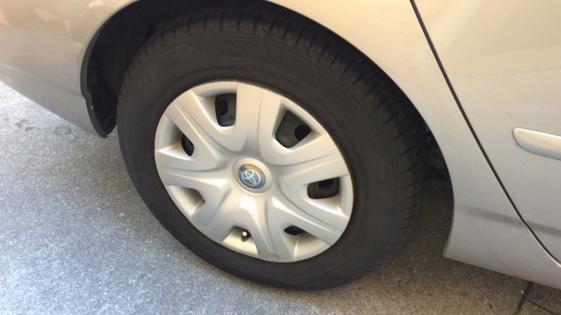 タイヤホイール前