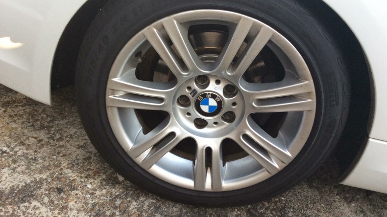 タイヤホイール前