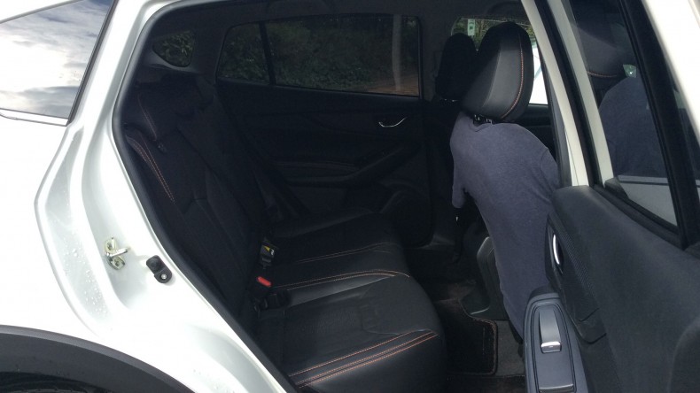 内装後方シート