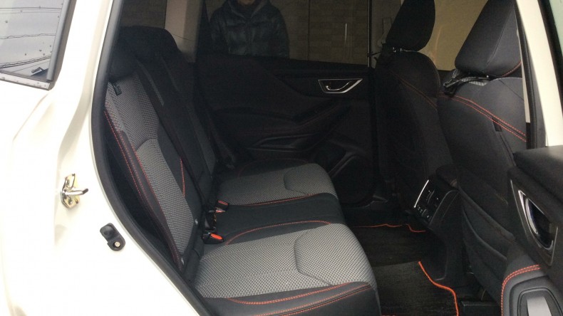 内装後方シート