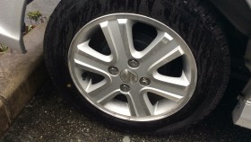 タイヤホイール前