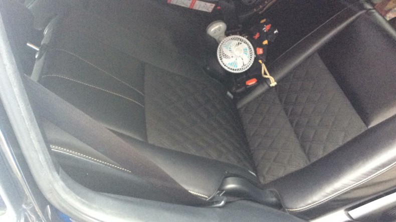 内装後方シート