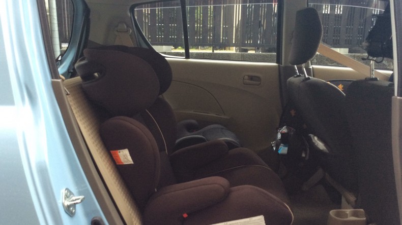 内装後方シート