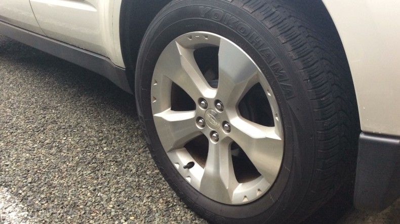 タイヤホイール前