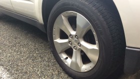 タイヤホイール前