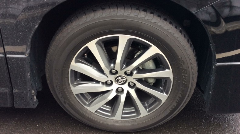 タイヤホイール前