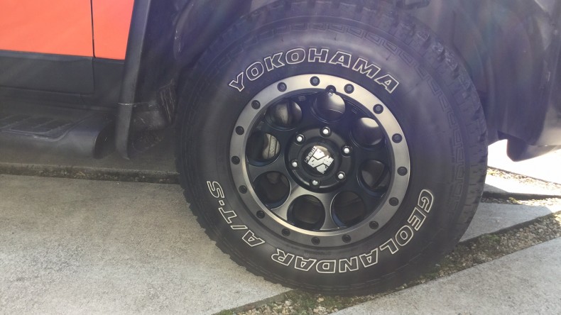 タイヤホイール前