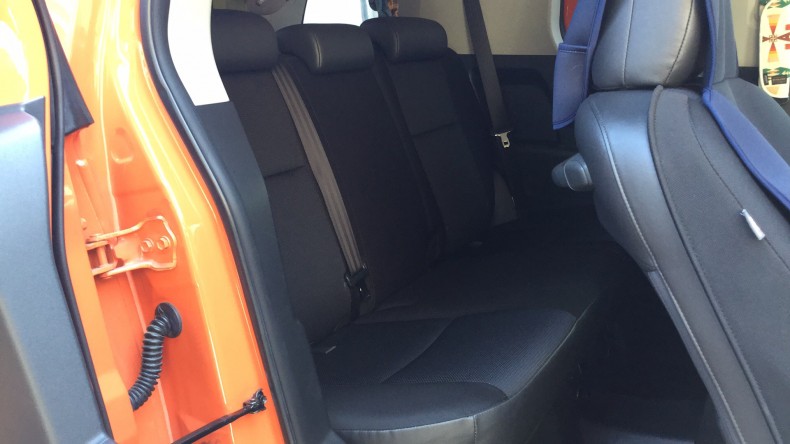 内装後方シート